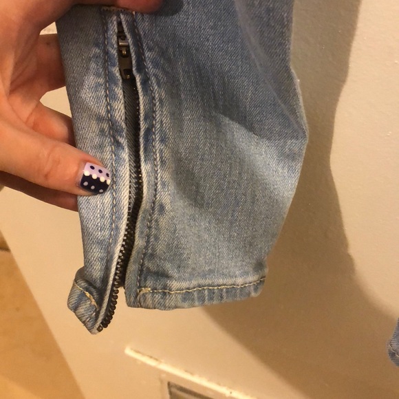 Hollister Jeans ankle length with zipper - Picture 3 of 3